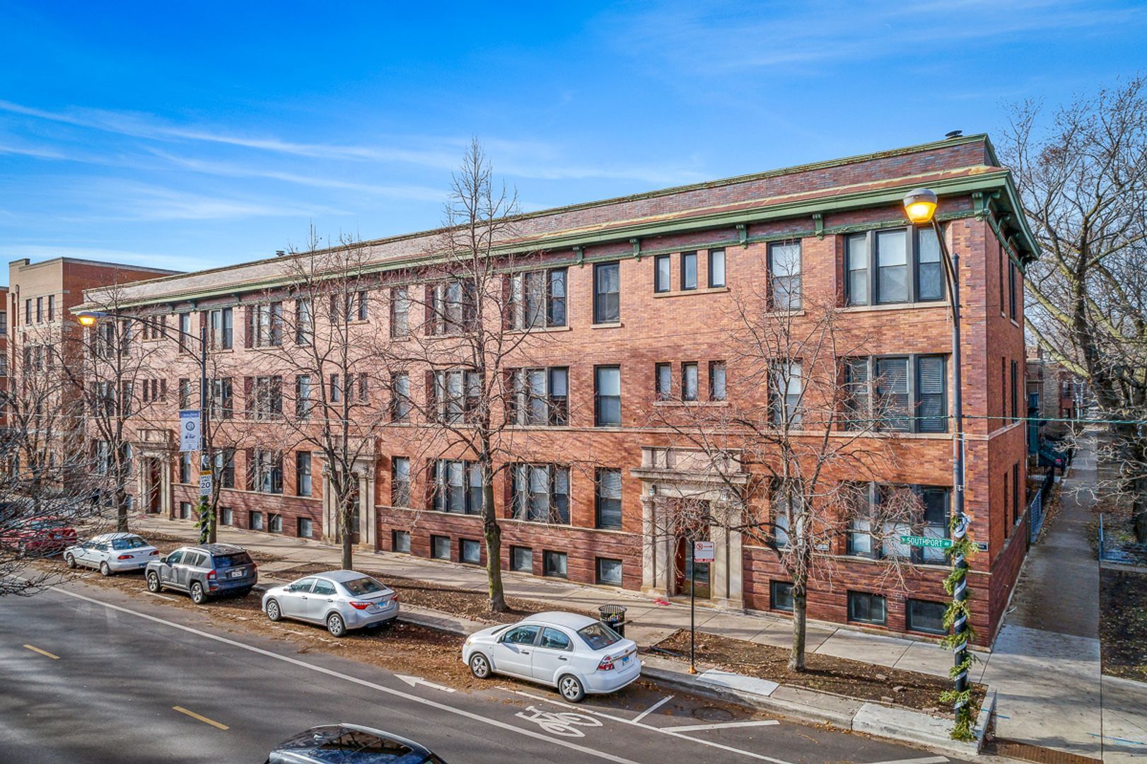 Building Photo - 3854 N Southport Ave