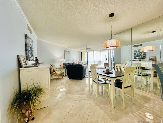 Building Photo - 9500 S Ocean Dr