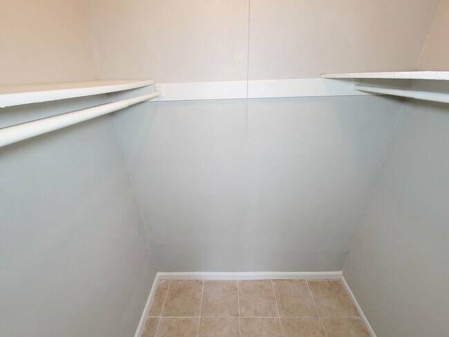 Building Photo - 17706 Glenhagen Ct