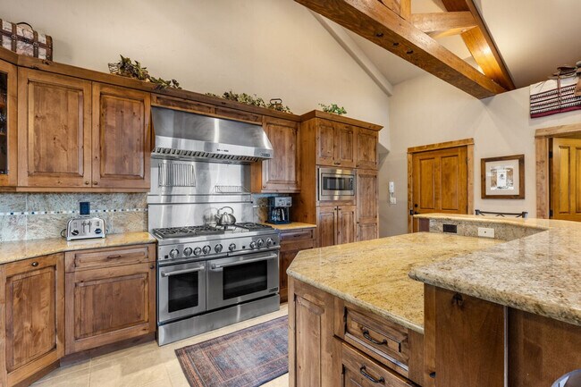 Building Photo - 2137 Overlook Dr