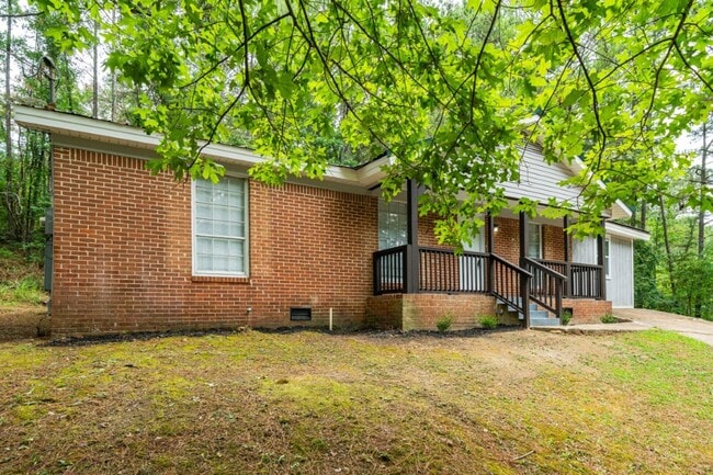 Building Photo - Spacious & Stylish – Fully Renovated 4BR H...