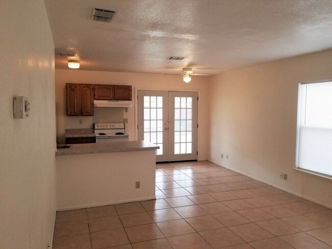 Building Photo - READY FOR MOVE-IN 410/Marbach!
