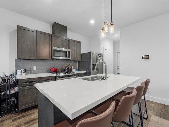 Building Photo - 2222 Wavell St