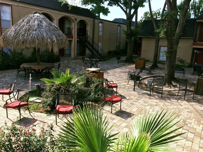 Building Photo - 10110 Westview Dr