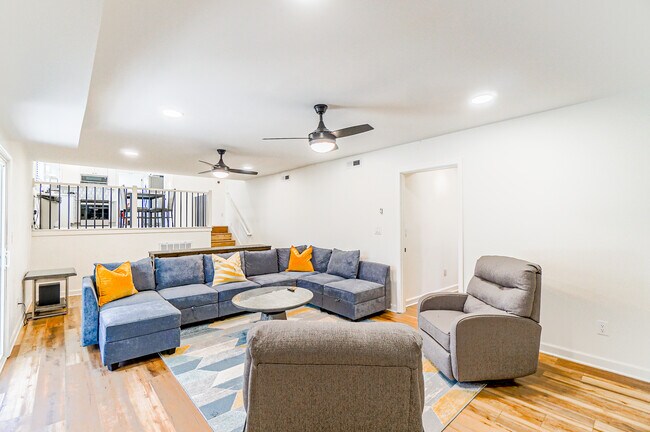 Family Room - 5321 Providence Rd