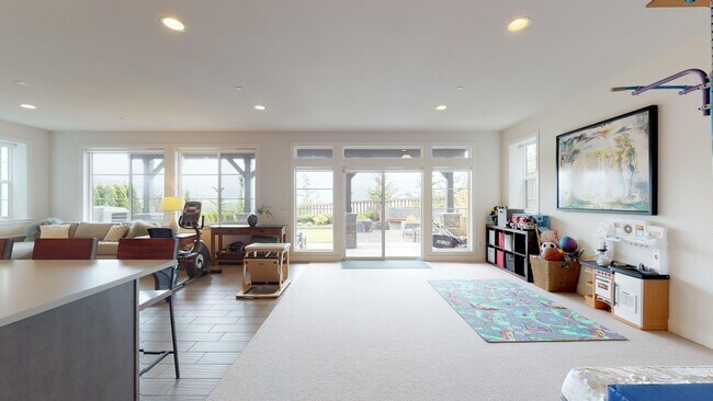 Building Photo - Issaquah highlands 5 bedroom plus Den and 5.5 bathroom newer home with a lot of amenities!!!  A m...