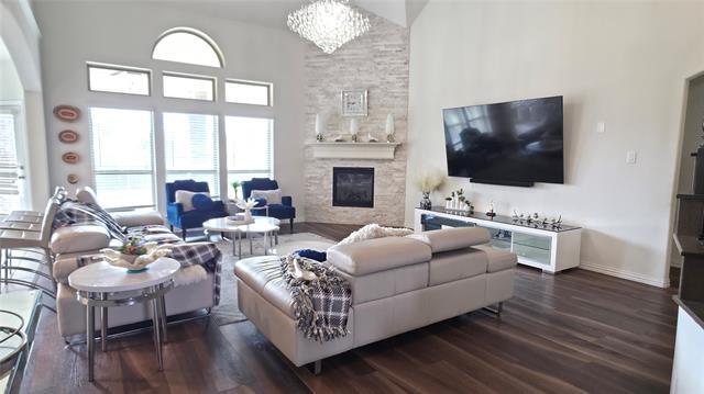 Building Photo - 358 Llano Dr