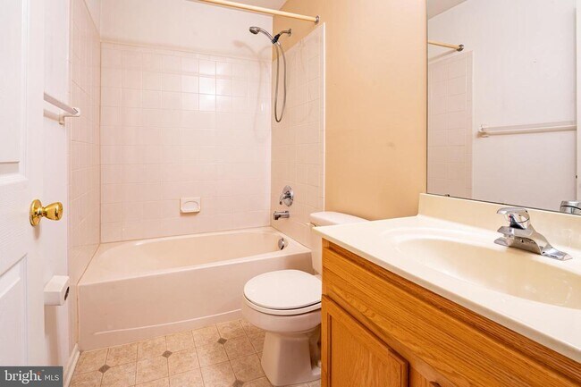 Building Photo - 1208 Delancey Way