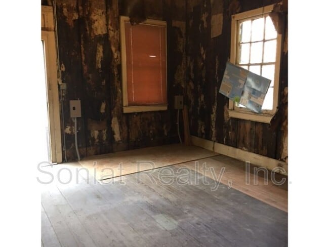 Building Photo - 1023 Clouet St