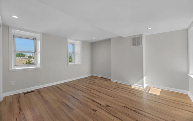 Building Photo - 121 N Patterson Park Ave