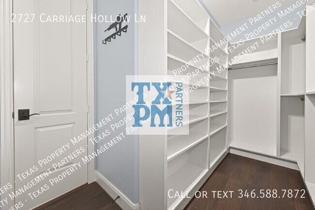 Building Photo - 2727 Carriage Hollow Ln