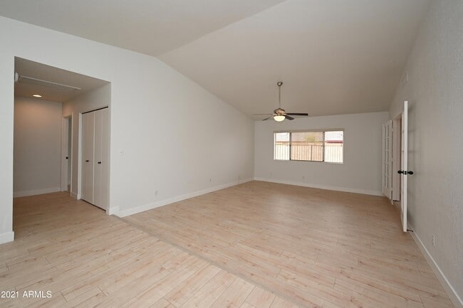 Building Photo - 7301 W Canterbury Dr