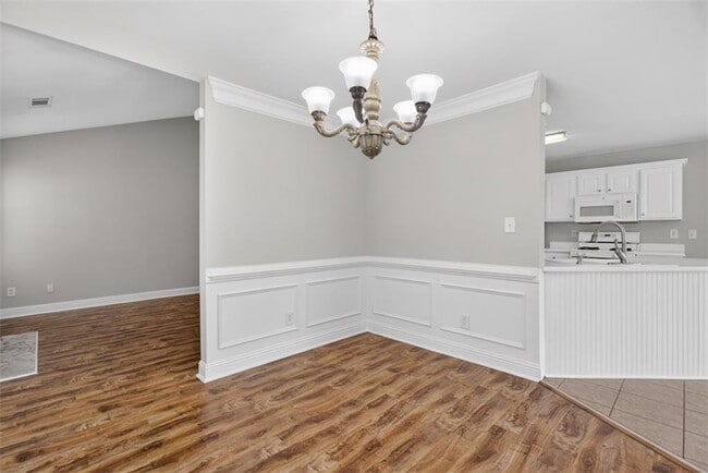 Building Photo - 5630 Saltcreek PIace NE