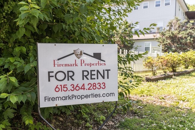 Building Photo - Beautifully FULLY RENOVATED 2 Bdr 1 bath i...