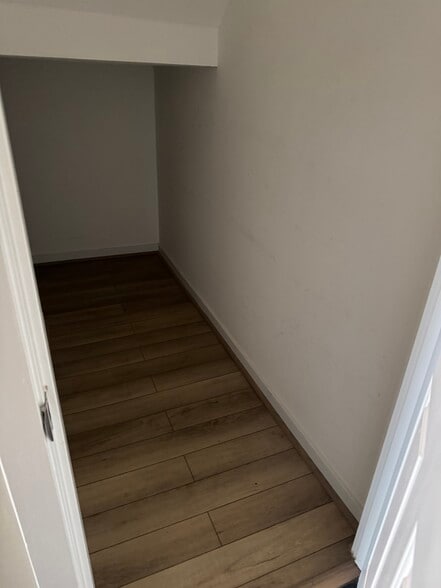 Closet - 1306 Sycamore Square Dr