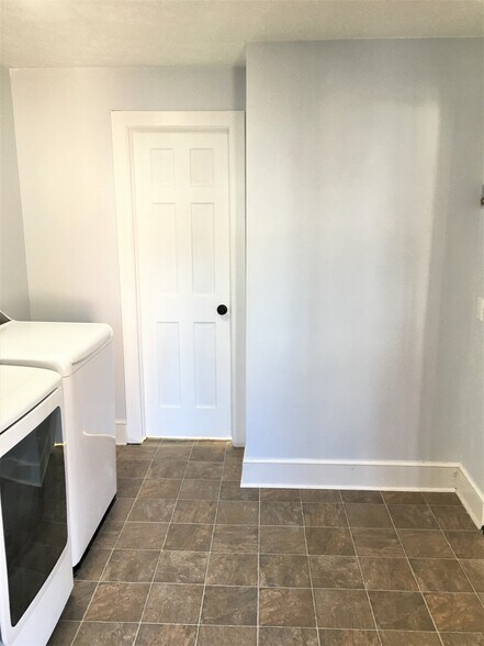 Building Photo - 25 W Boscawen St