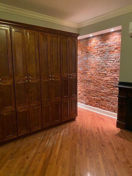 Building Photo - 4243 Ridge Ave