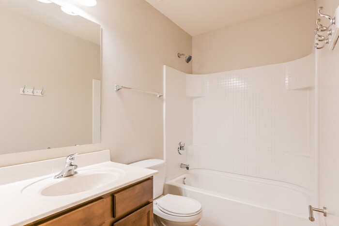 Building Photo - 2710 Valley Brook Dr