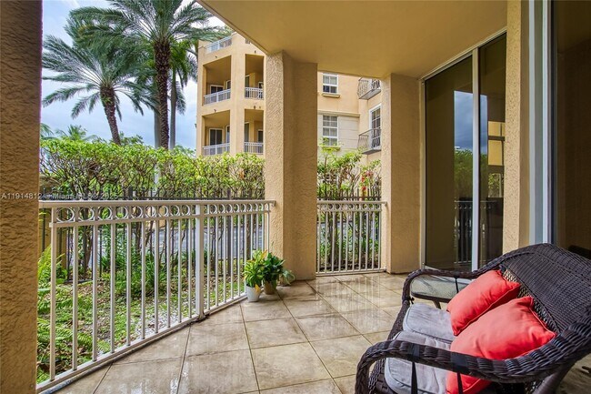 Building Photo - 3001 NE 185th St