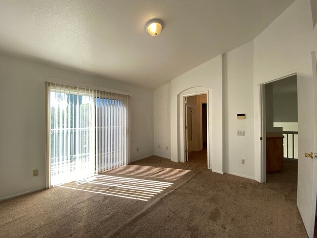 Building Photo - Large Four Bed, Three Bath Home with a Pool