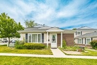 Building Photo - 1553 Cove Dr