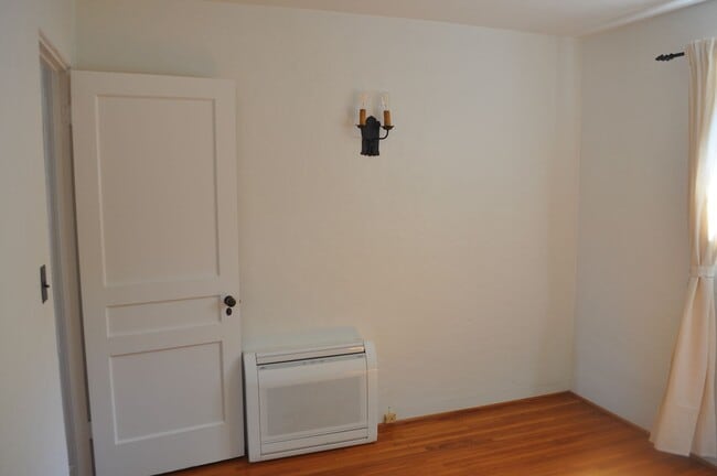 Building Photo - MISSION HILLS 3BR/2BA SPANISH BUNGALOW