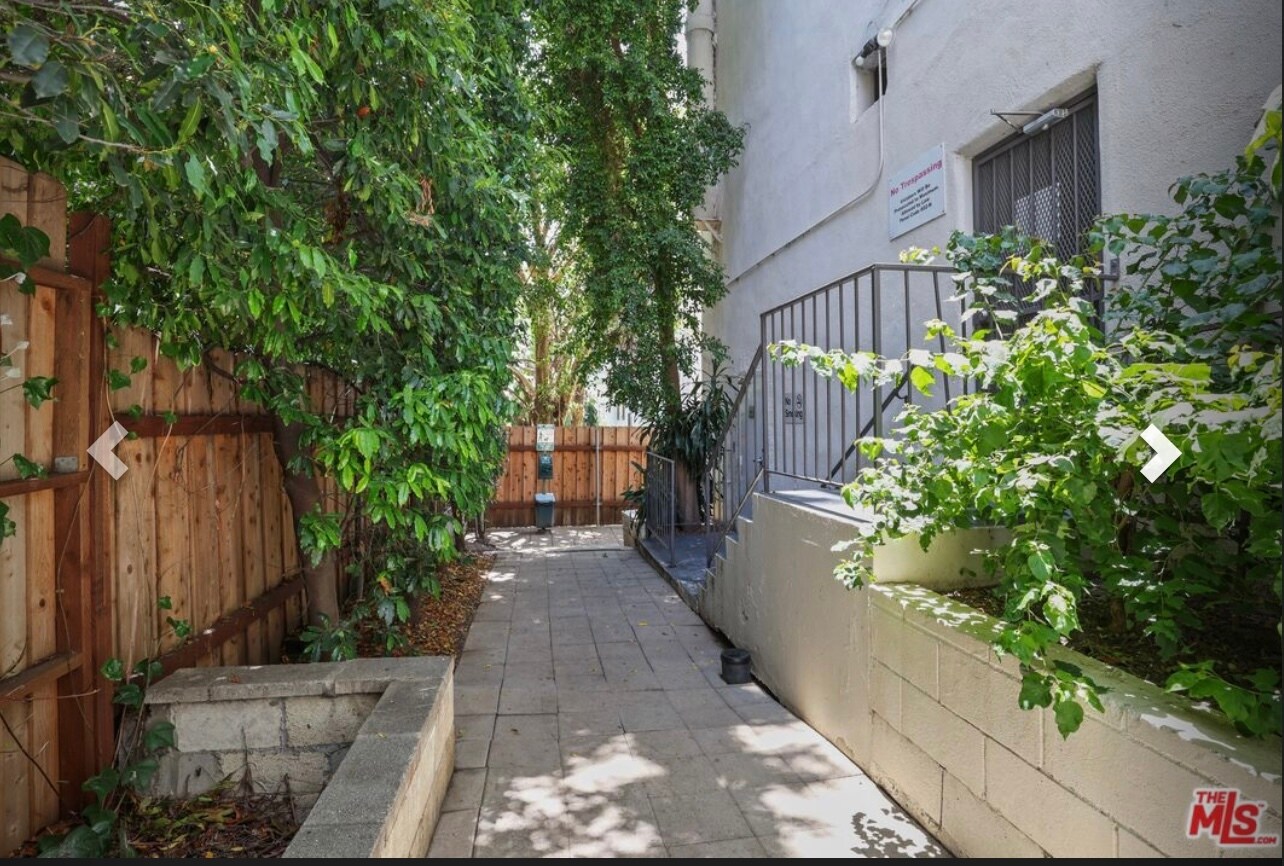 Building Photo - 960 Larrabee St
