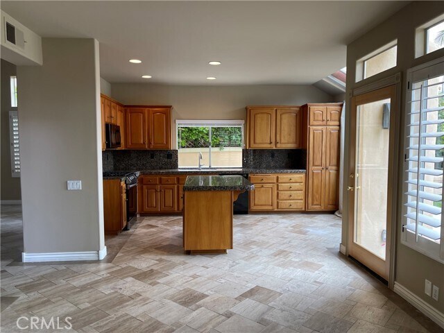 Building Photo - 14 Calella