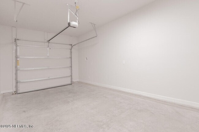 Building Photo - 179 Brazil Nut Cir