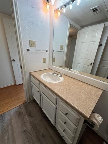 Building Photo - 16301 Ledgemont Ln