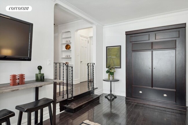 Building Photo - 29 W 64th St