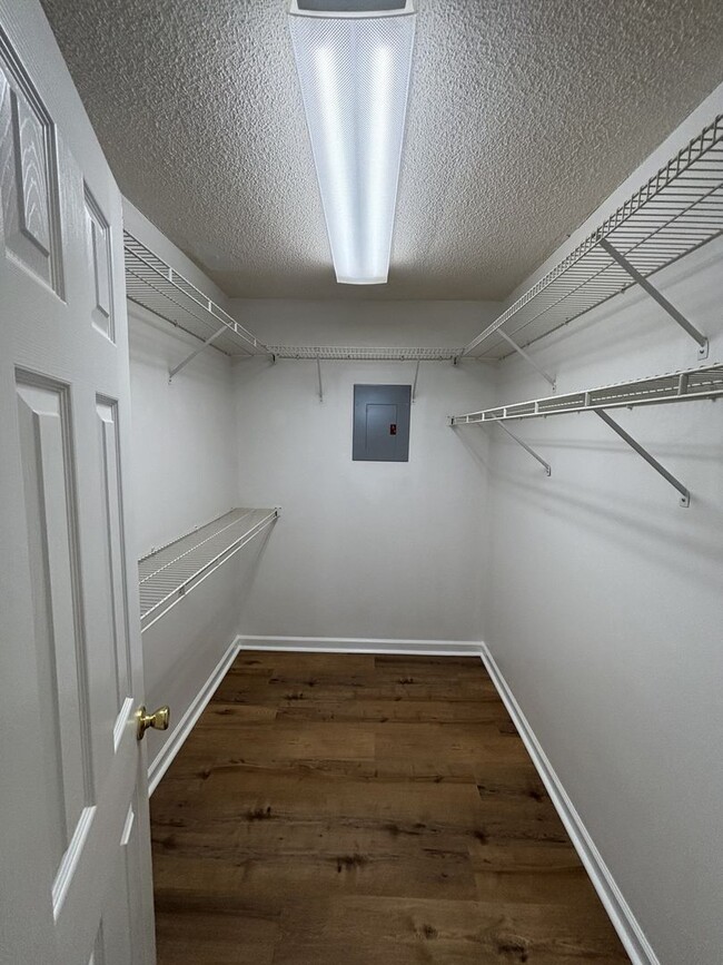 Building Photo - 2 Bed 2 Bath Pelham Available for immediat...