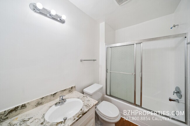 Building Photo - 7030 Lanewood Ave