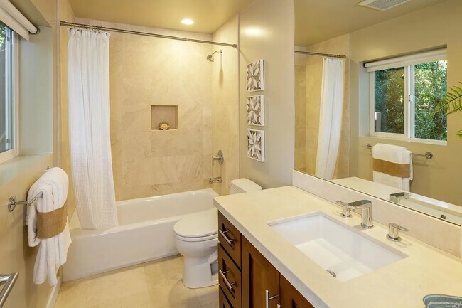 Building Photo - 118 Cazneau Ave