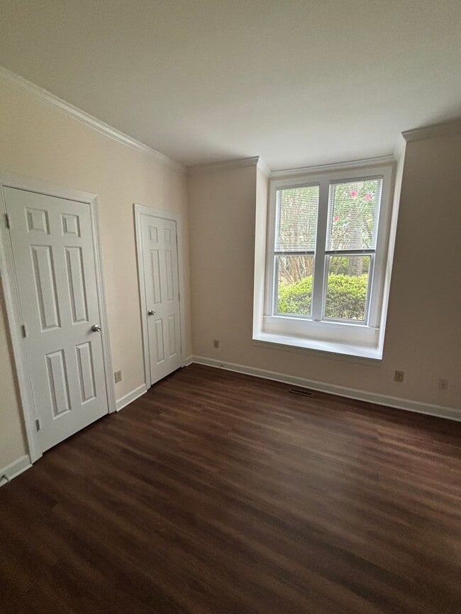Building Photo - Great condo, GREAT PRICE! APPLY NOW!!
