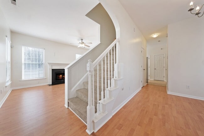 Building Photo - 3 Bed, 2.5 Bath House in Prime Durham Location