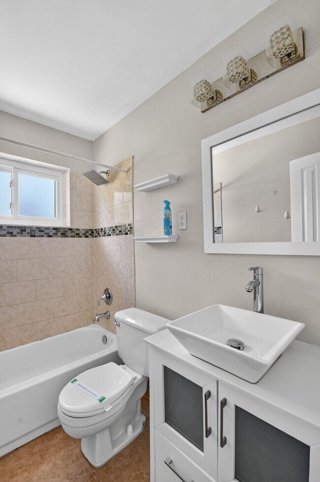 Building Photo - 907 Wright Dr