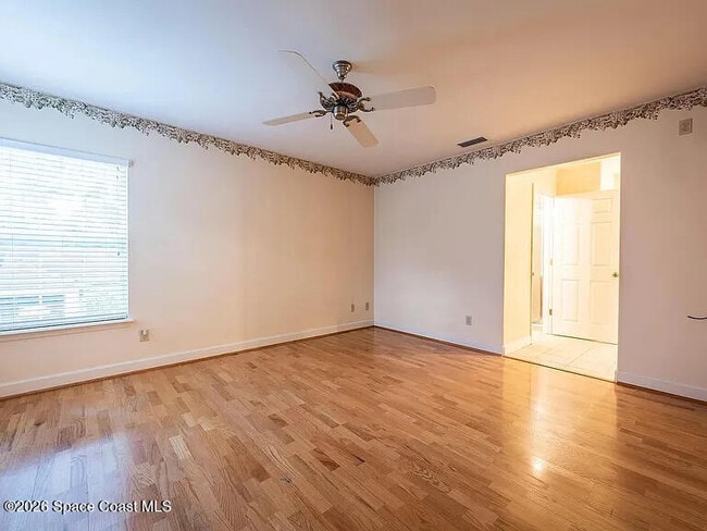 Building Photo - 760 Wintergreen Ln