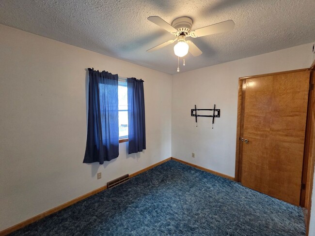 Building Photo - Well-Maintained 3BR Home – Garage + Washer/Dryer, dishwasher Included