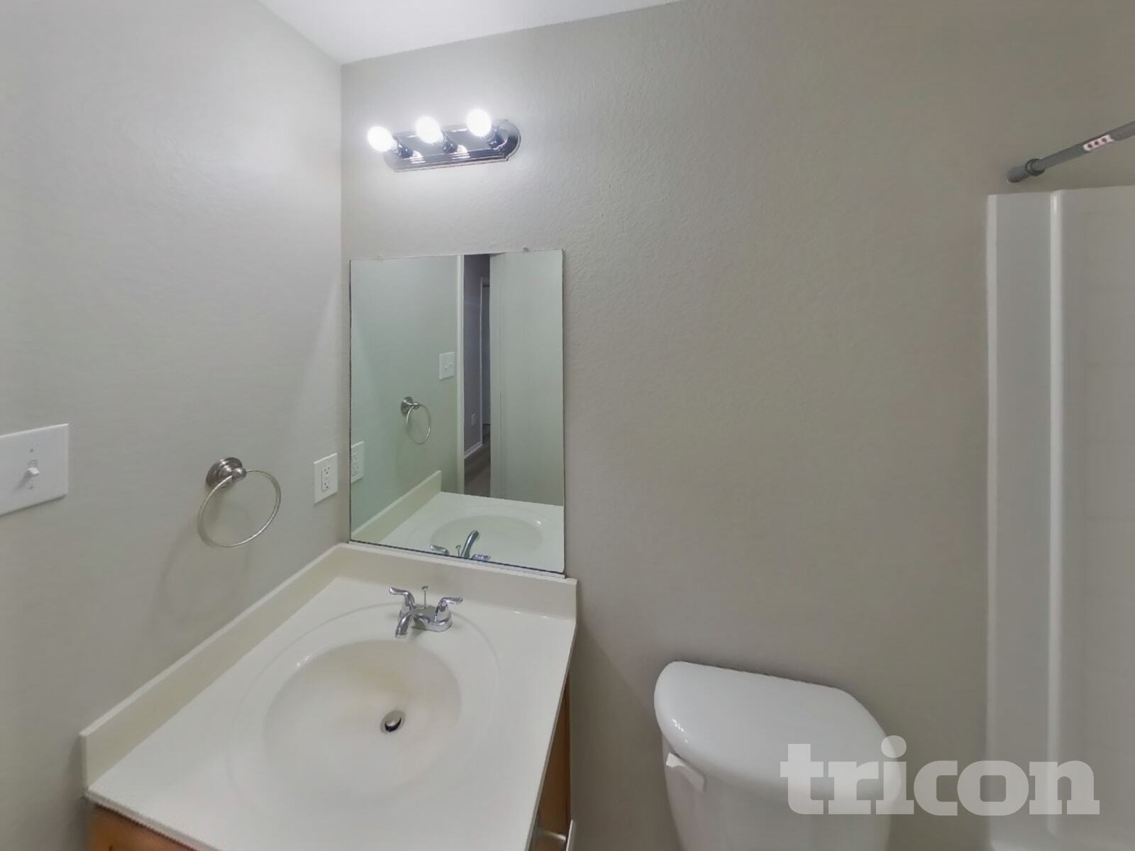 Building Photo - 439 Eisenhower Ln