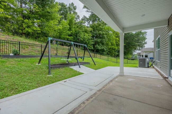 Building Photo - 1071 Ross Farms Blvd