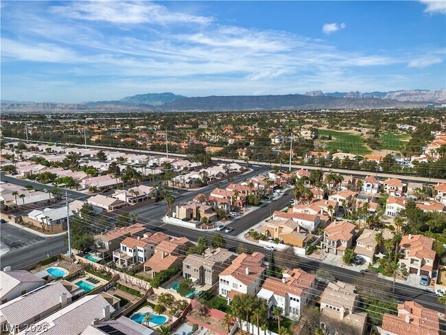 Building Photo - 1712 Estrella St