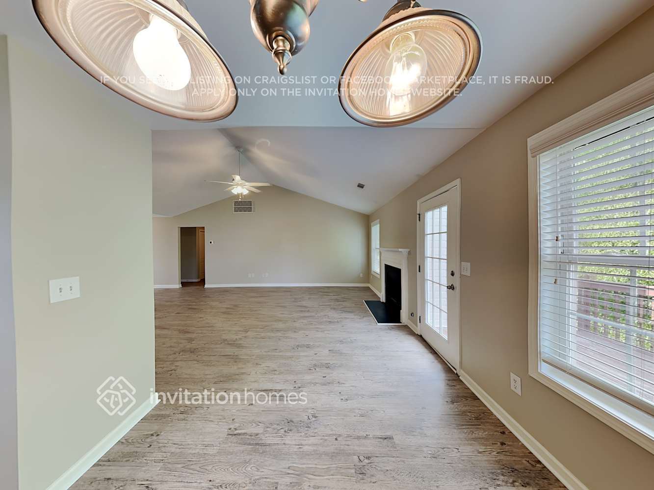 Building Photo - 4730 Camelot Dr