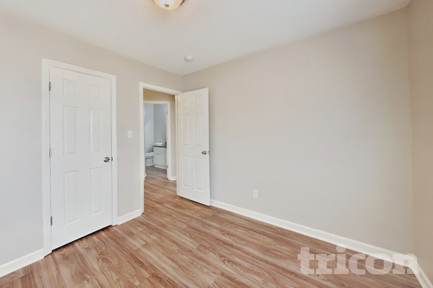 Building Photo - 5169 Parkerwood Dr