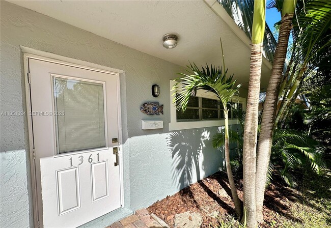 Building Photo - 1361 NE 40th Pl