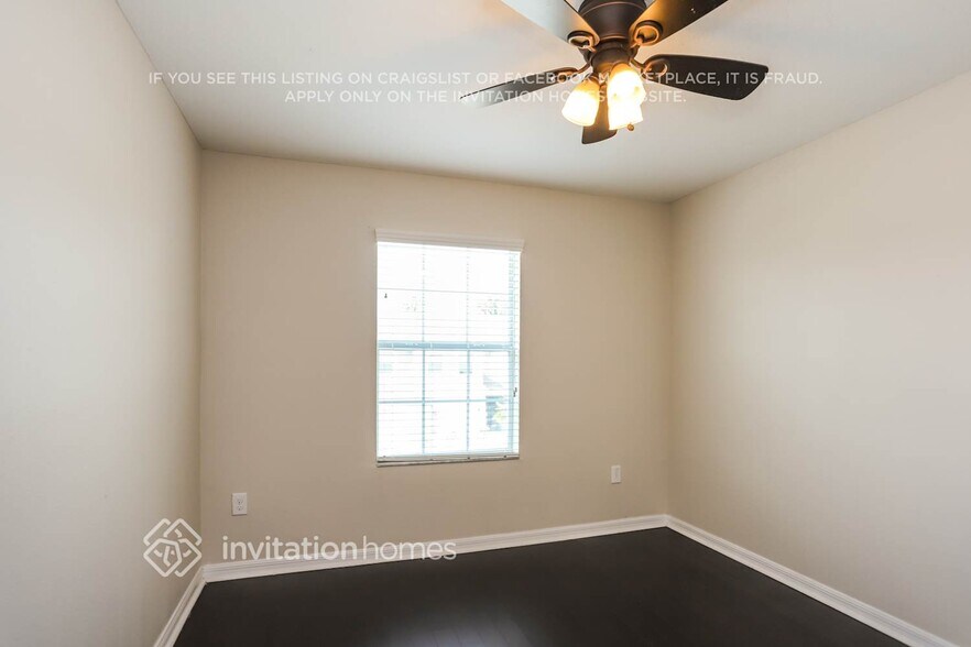 Building Photo - 10667 Lake Montauk Dr