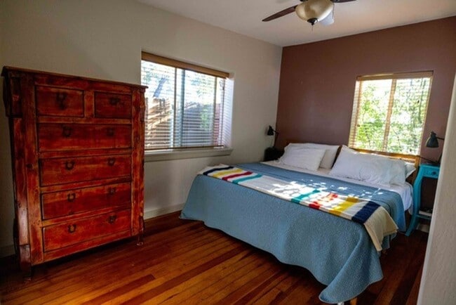Building Photo - Modern Comfort with Fireplace & Yard | 2BR...