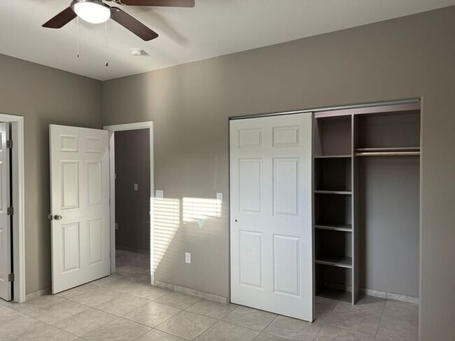 Building Photo - Beautiful Modern 3Bdm 2Ba Home, Easy Access to I-10, Must See!