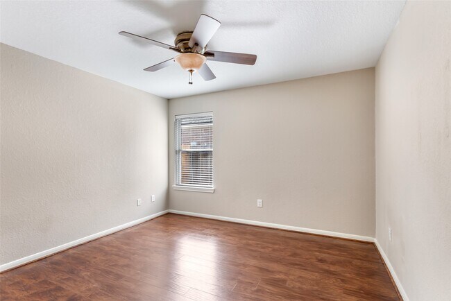 Building Photo - 20787 Oakhurst Park Dr