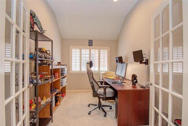 Building Photo - 15950 Cottage Ivy Cir